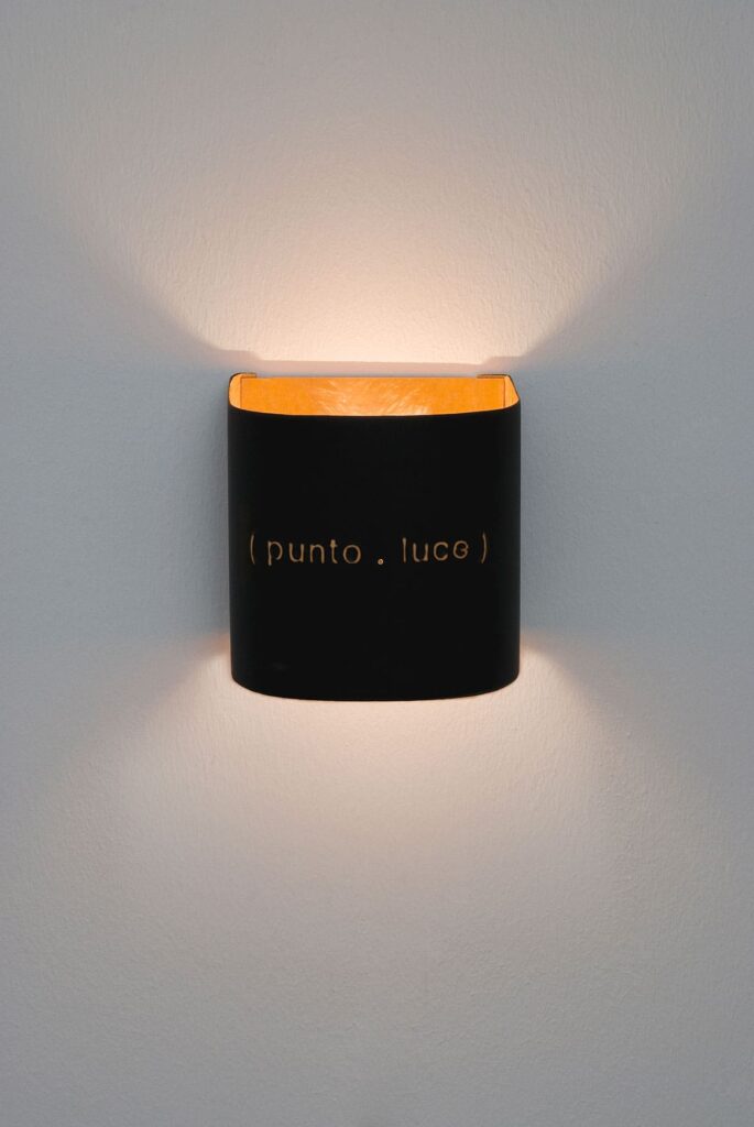 In Es Art Punto luce 1