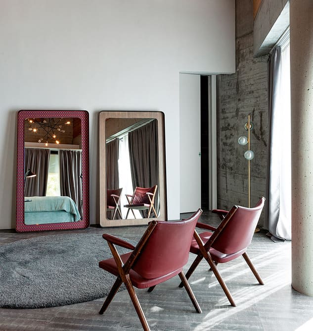 MIRRORS DEVINA NAIS