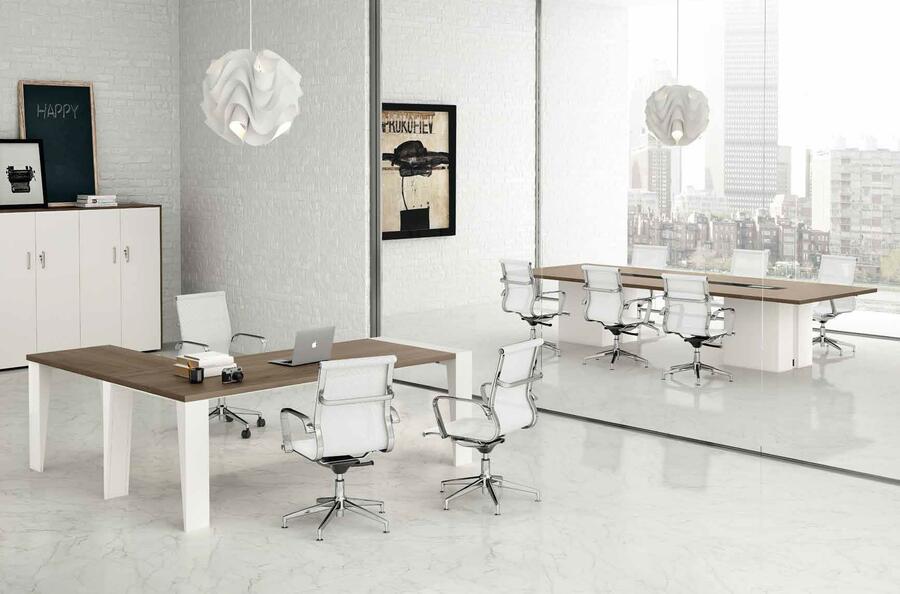 Uffici Colombini modello Go scrivania in legno con specchio