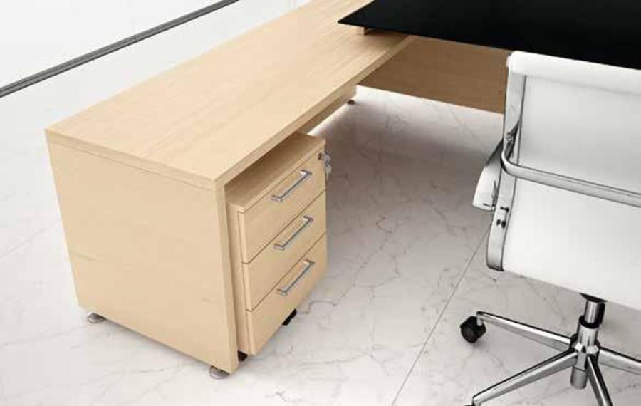 mobiletto da scrivania in legno chiaro